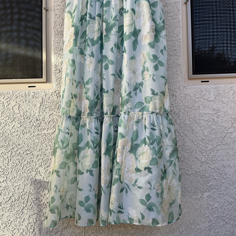 NWT Lulu’s Soiree Perfection Light Blue Floral Ruffled Tiered Maxi Dress Medium - Picture 12 of 13